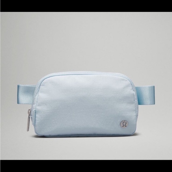 lululemon athletica Handbags - 🍋LULULEMON ATHLETICA | Everywhere Belt Bag in Powder Blue‎
